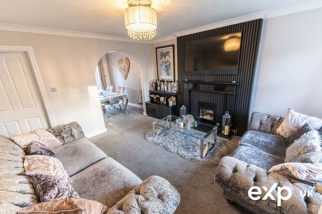 Property photo 2 of 24