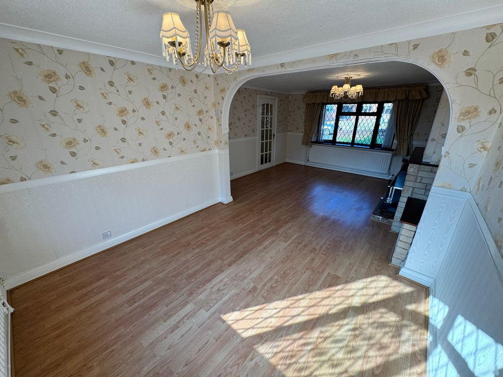 Property photo 3 of 17 Image