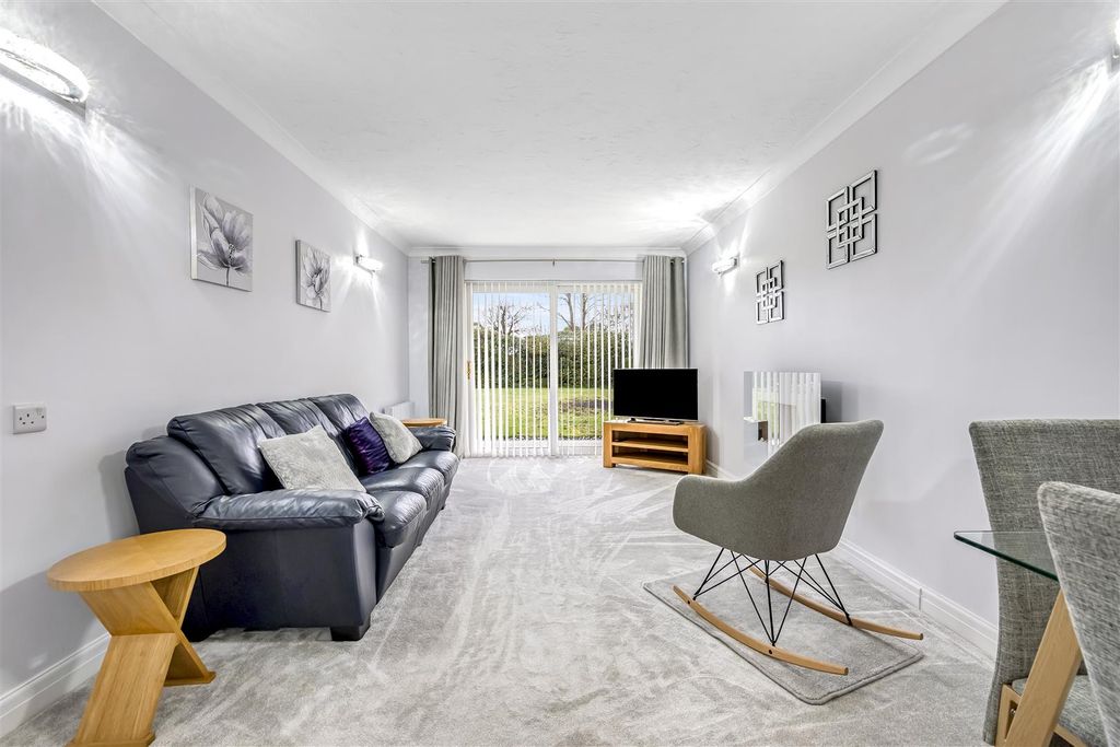 Property photo 3 of 16 Lounge-Diner