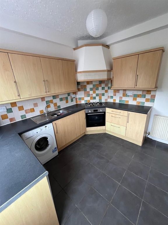 Property photo 2 of 14 Kitchen 1.Jpg