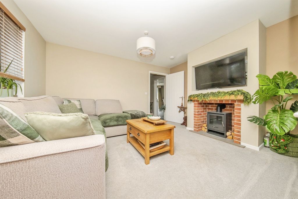 Property photo 2 of 22