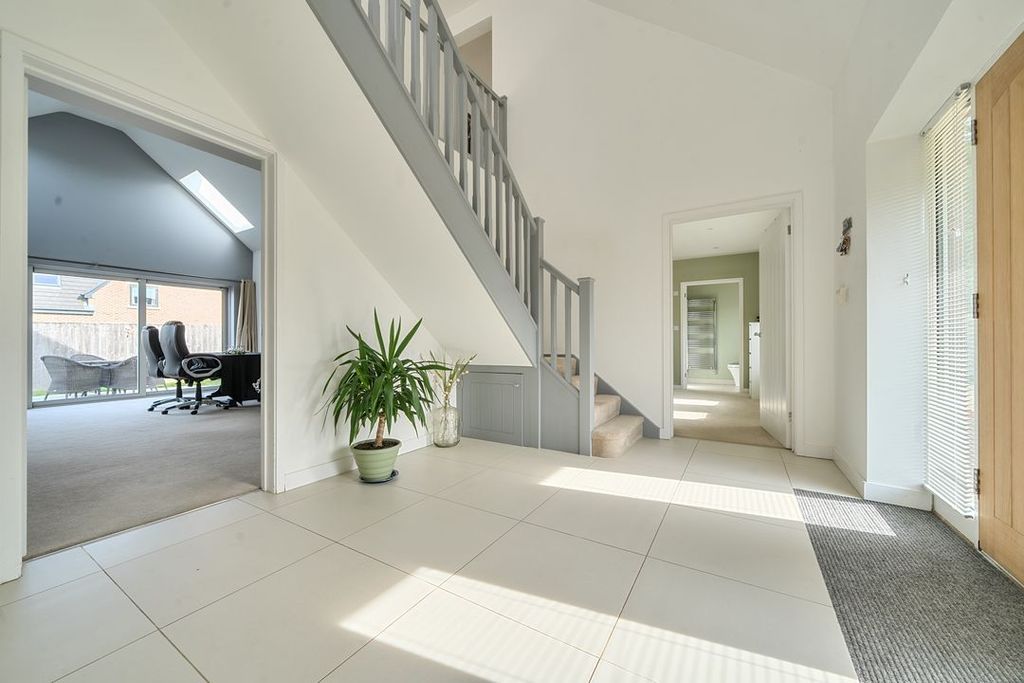 Property photo 2 of 17 14332261569Bd625c6577E