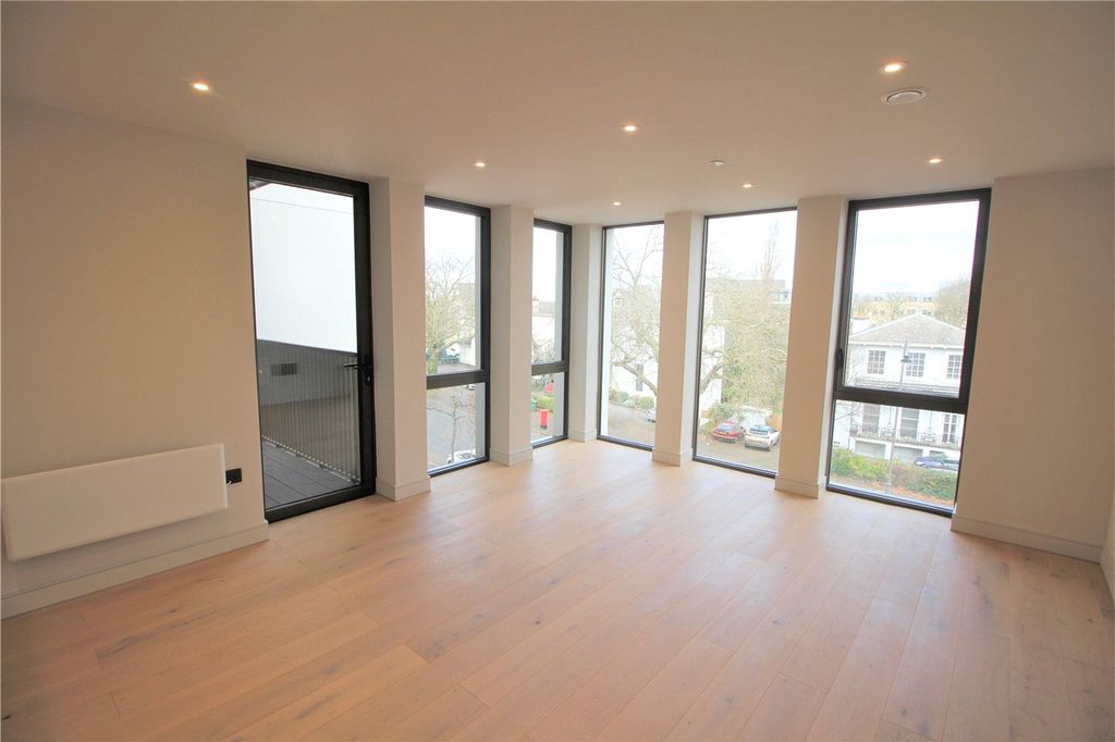 Property photo 3 of 12 Picture No. 09