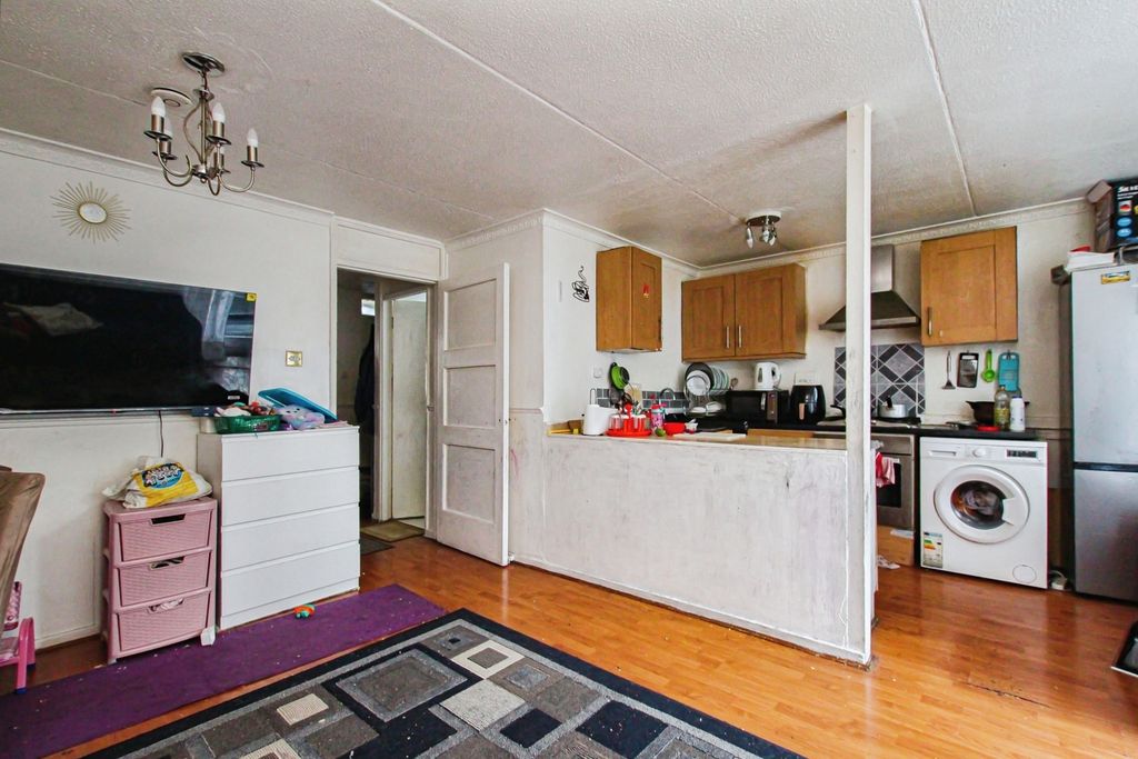 Property photo 3 of 18 Photo