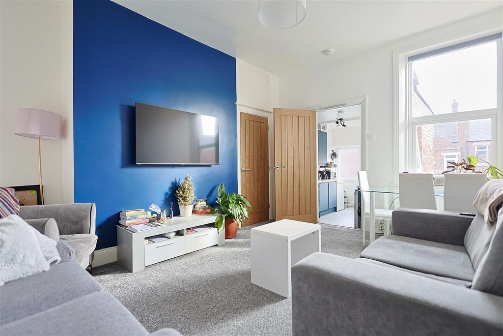 Property photo 1 of 14 Bf9F4Cba-F63B-475E-A577-Adc91068E289_1_201_A.Jpeg