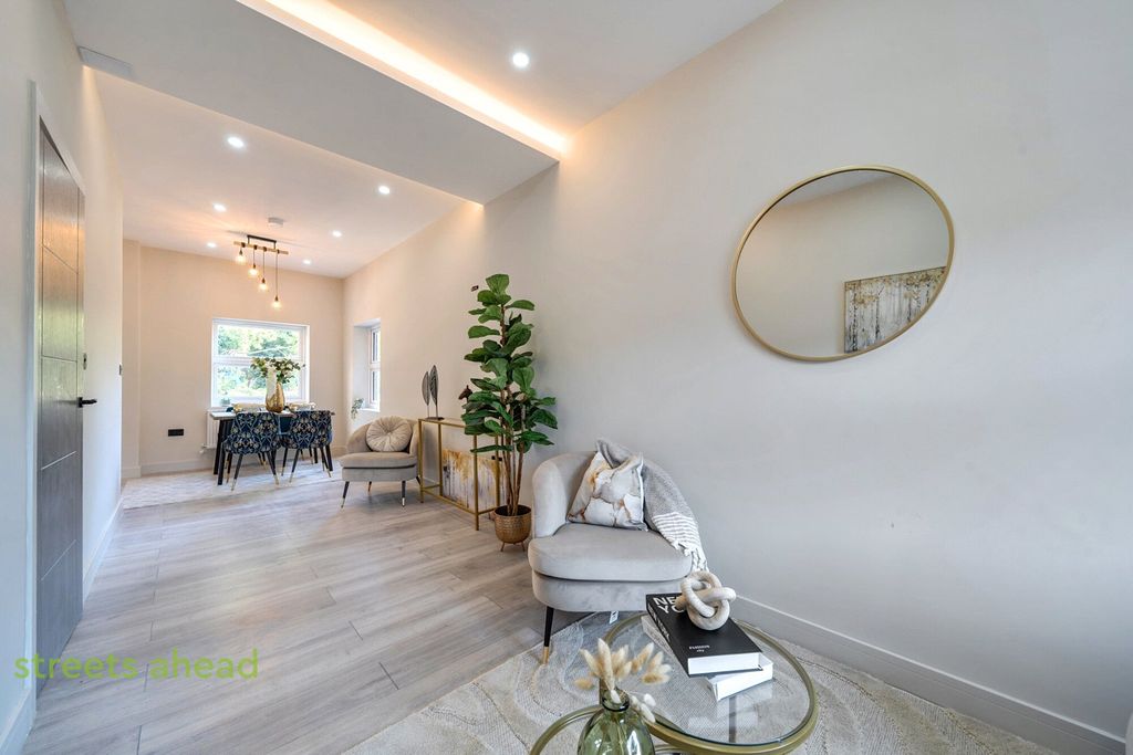 Property photo 1 of 15 8Dd472A0-E83d-45E...