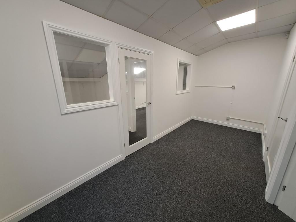 Property photo 3 of 6 Photo 4