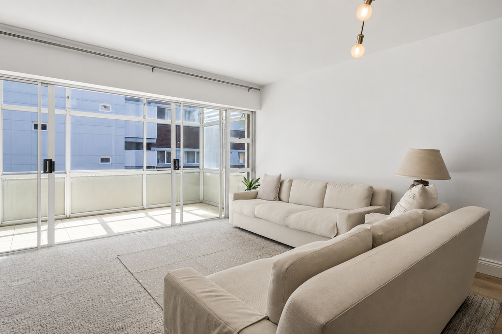 Property photo 3 of 20 Lounge Onto Enclosed Balcony