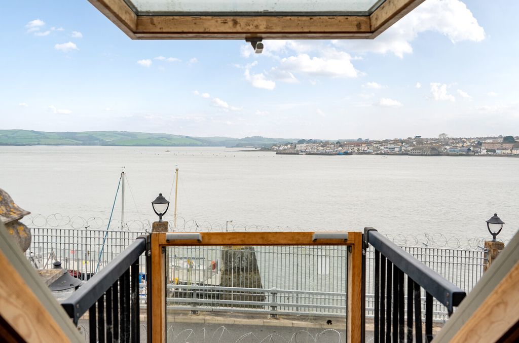 Property photo 2 of 37 1422791-21-69A99c...