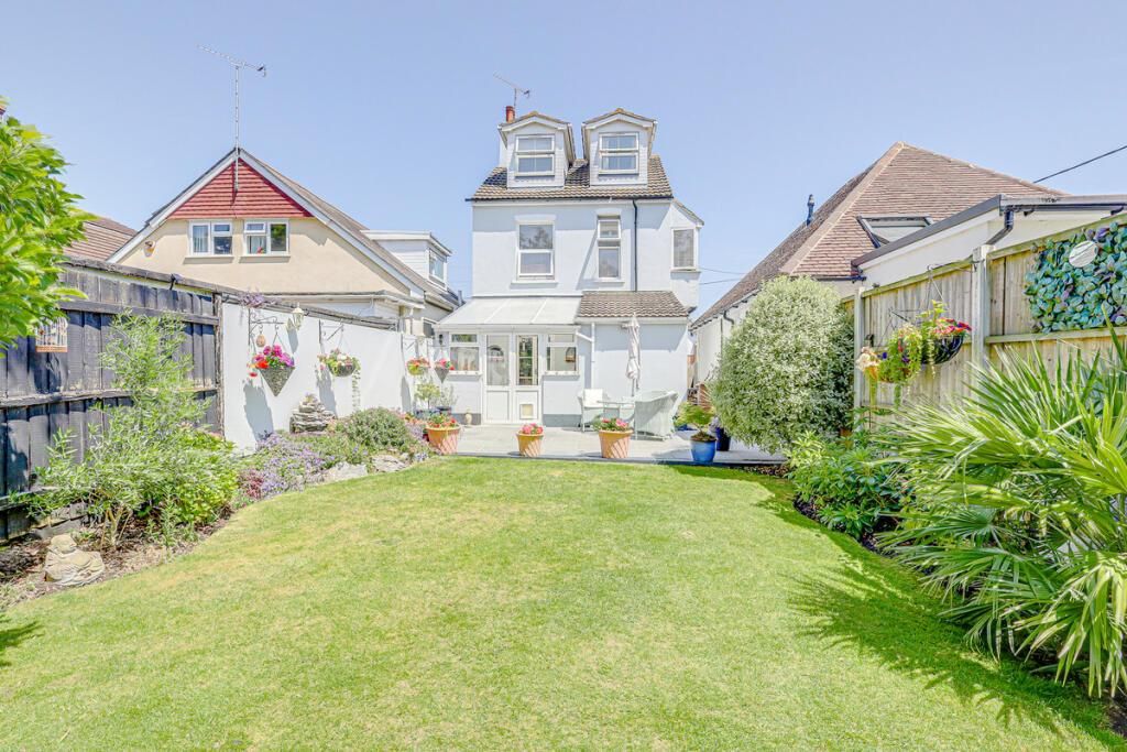 Property photo 2 of 25 Southerly Facing Garden