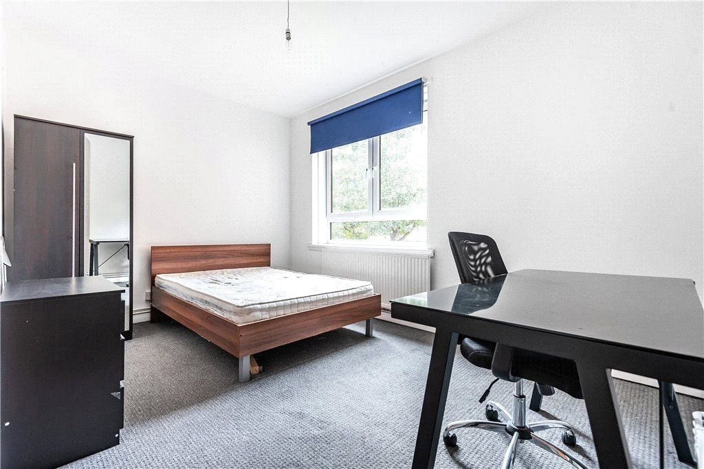 Property photo 2 of 12 Bedroom