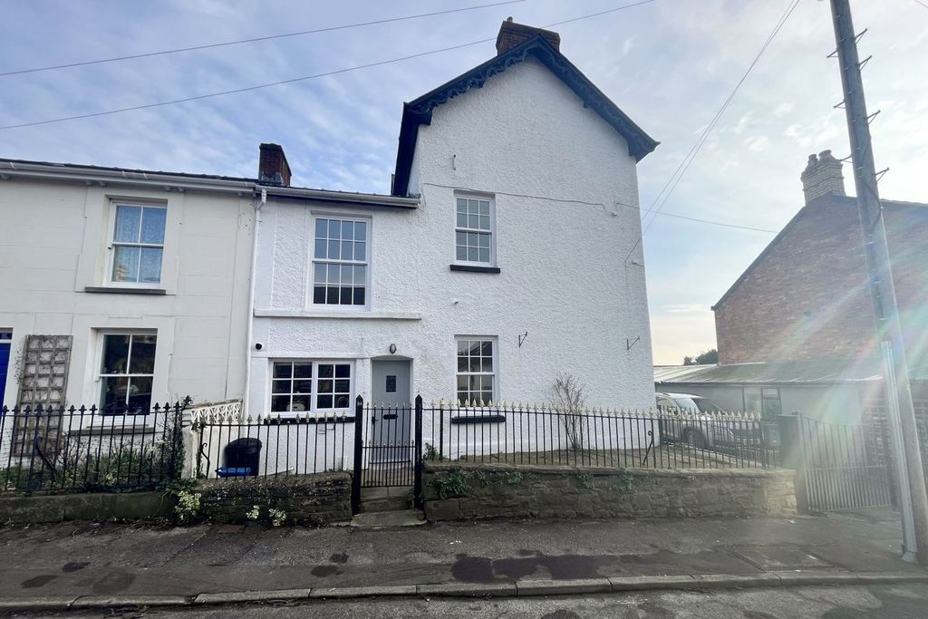 Property photo 1 of 13