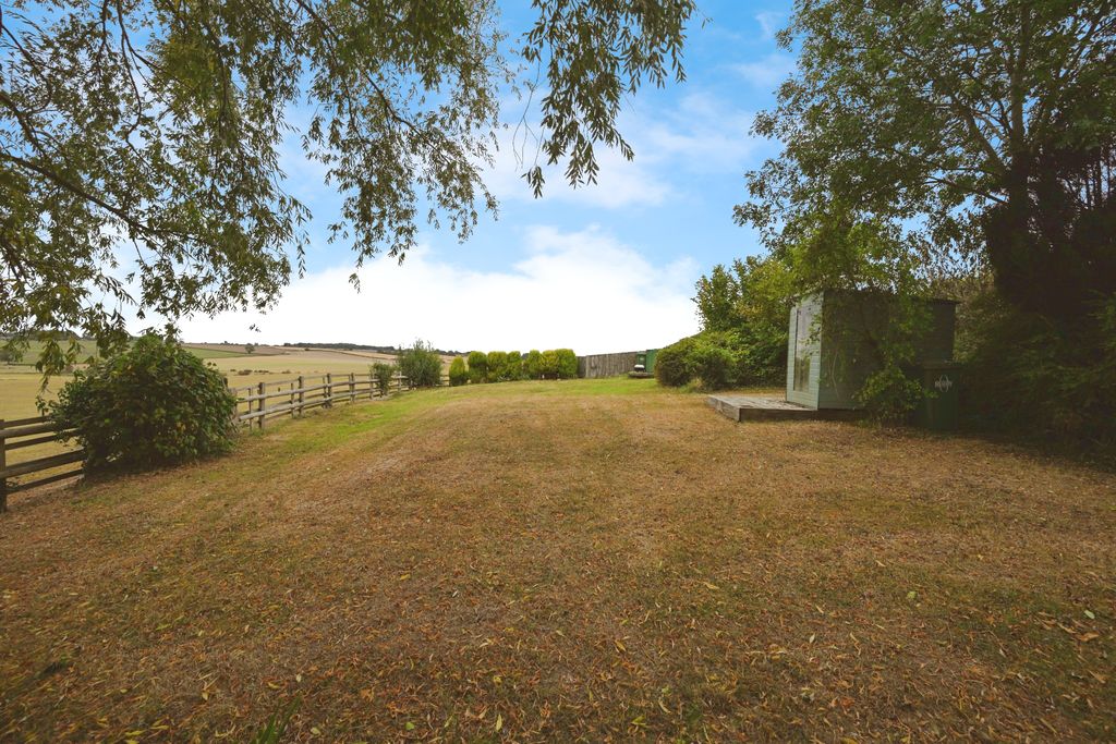 Property photo 3 of 27