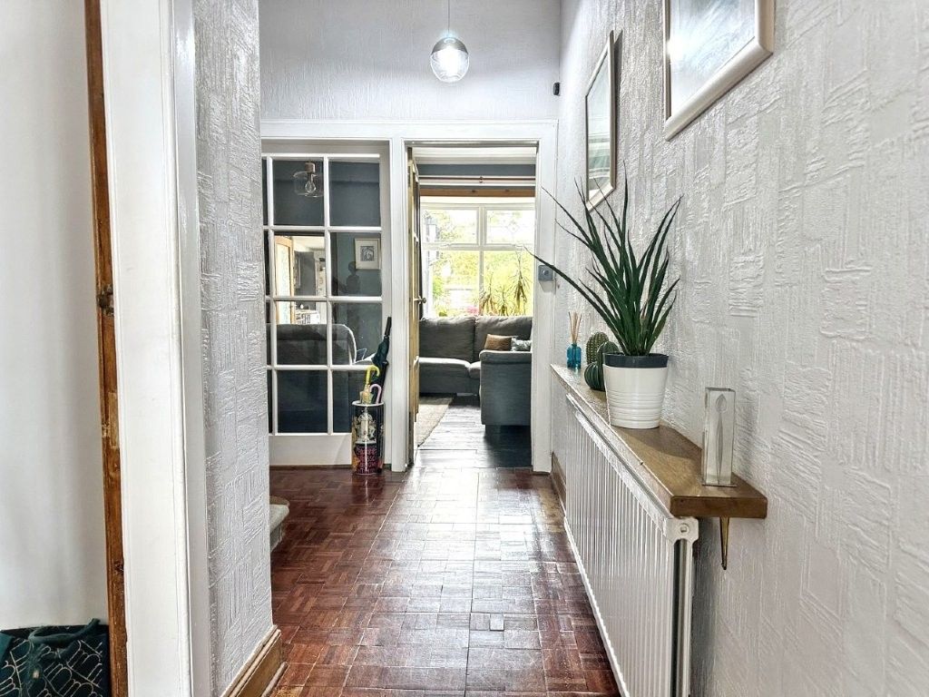 Property photo 3 of 27