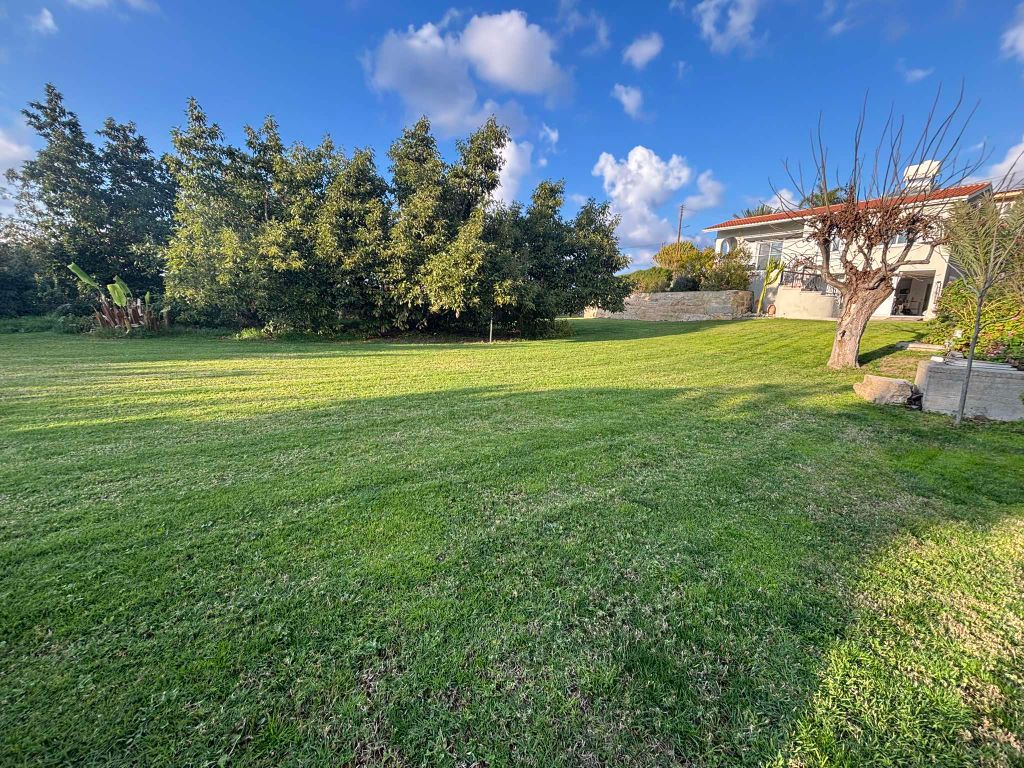 Property photo 2 of 35