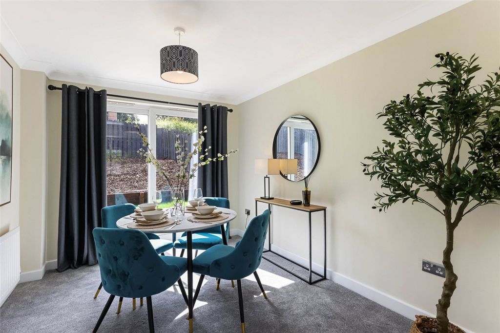 Property photo 3 of 27 Dining Room
