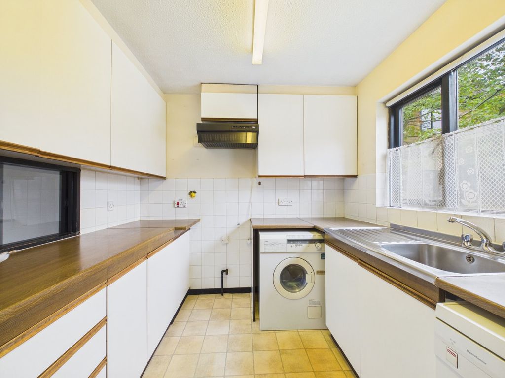 Property photo 3 of 11 Picture No. 18