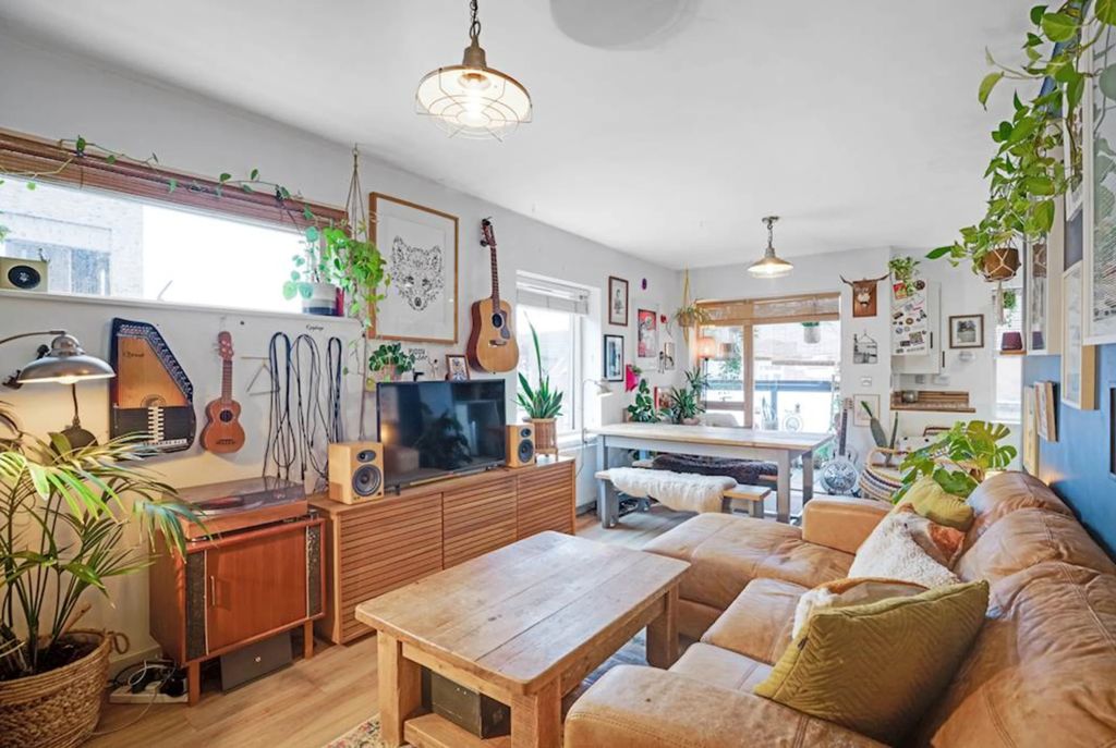 Property photo 1 of 7