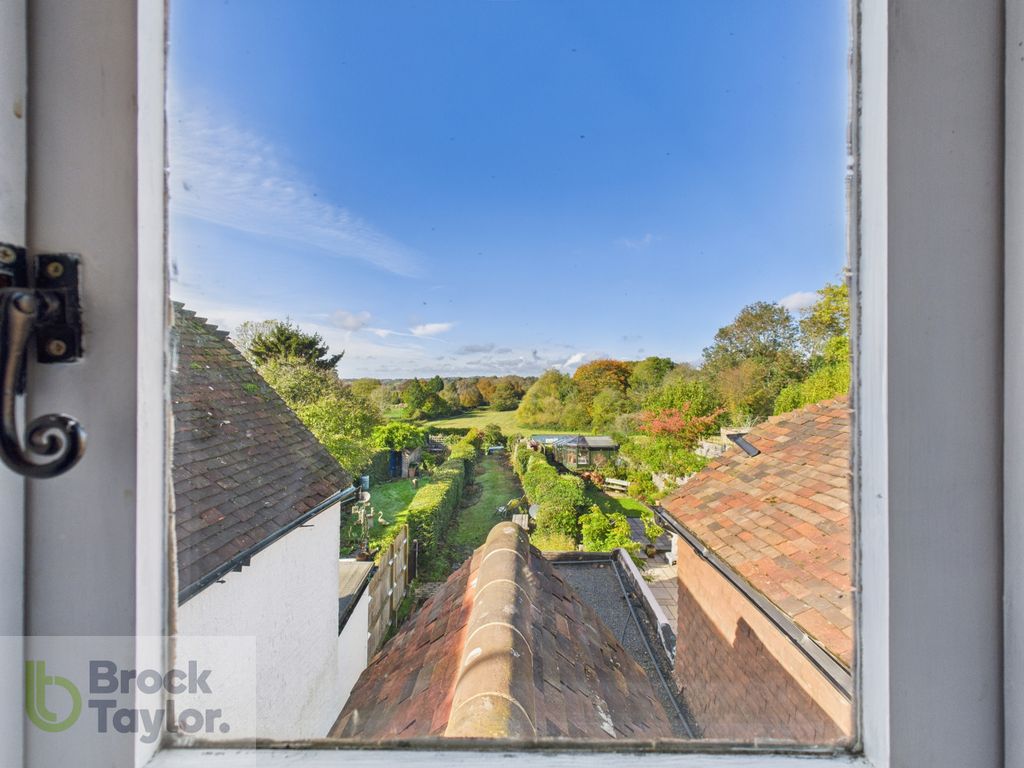 Property photo 3 of 17 Views