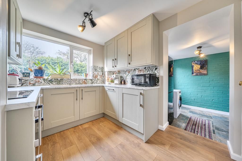 Property photo 2 of 19 Kitchen