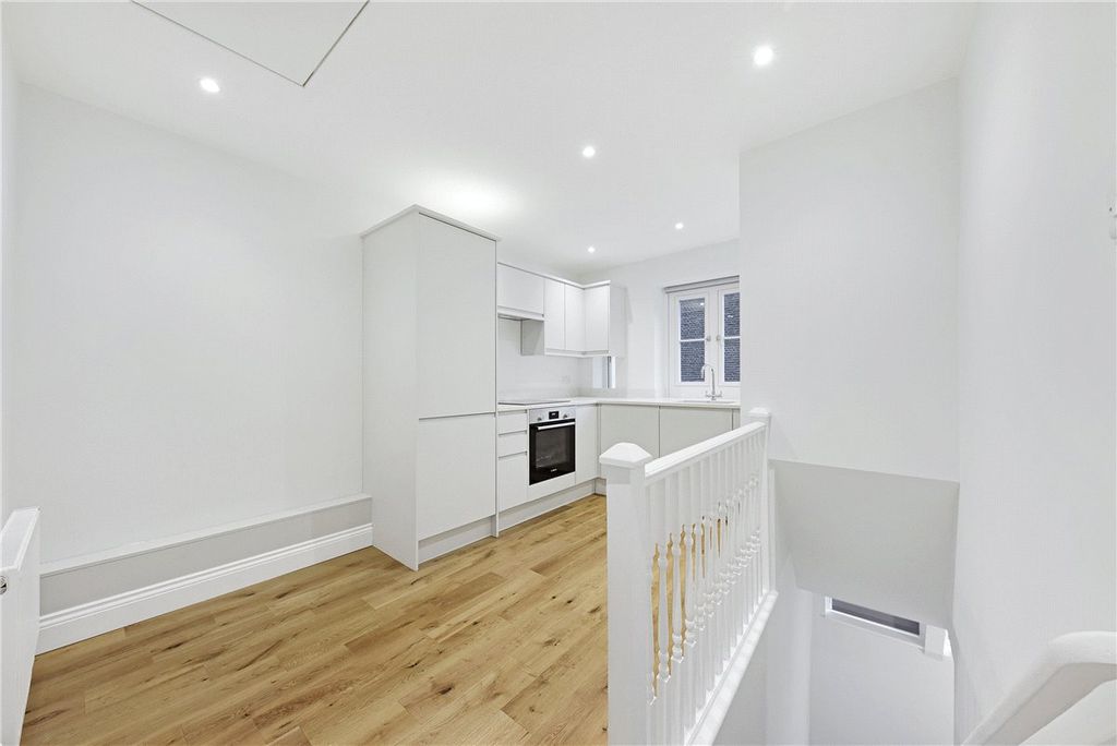 Property photo 2 of 13 Picture No. 12