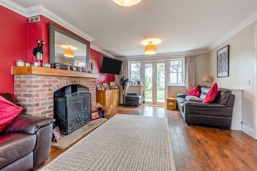 Property photo 3 of 34