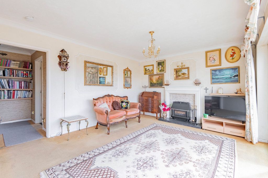 Property photo 3 of 18