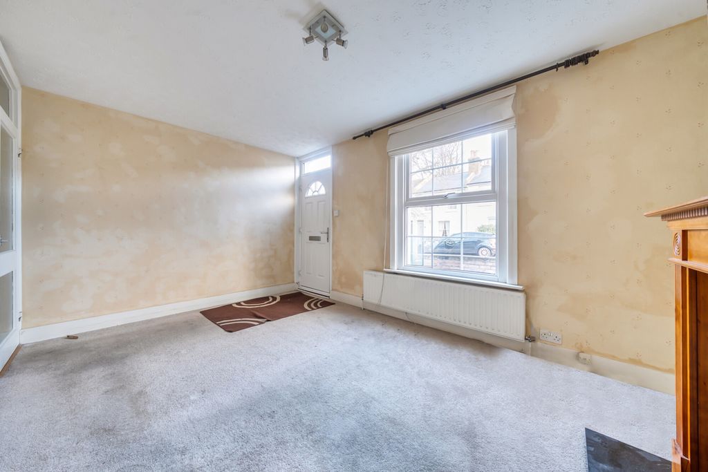 Property photo 2 of 18 Bedroom