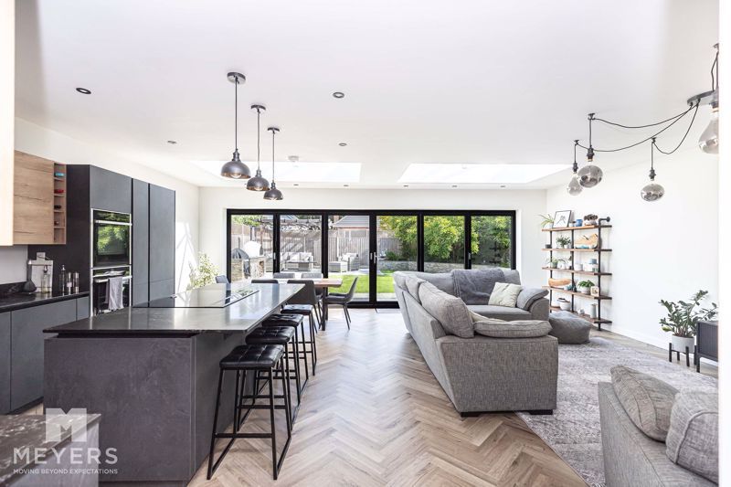 Property photo 2 of 30 Photo 25