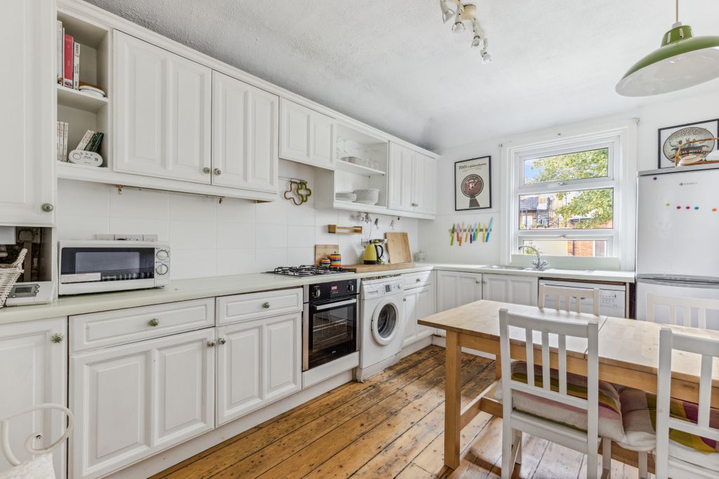 Property photo 3 of 12 6