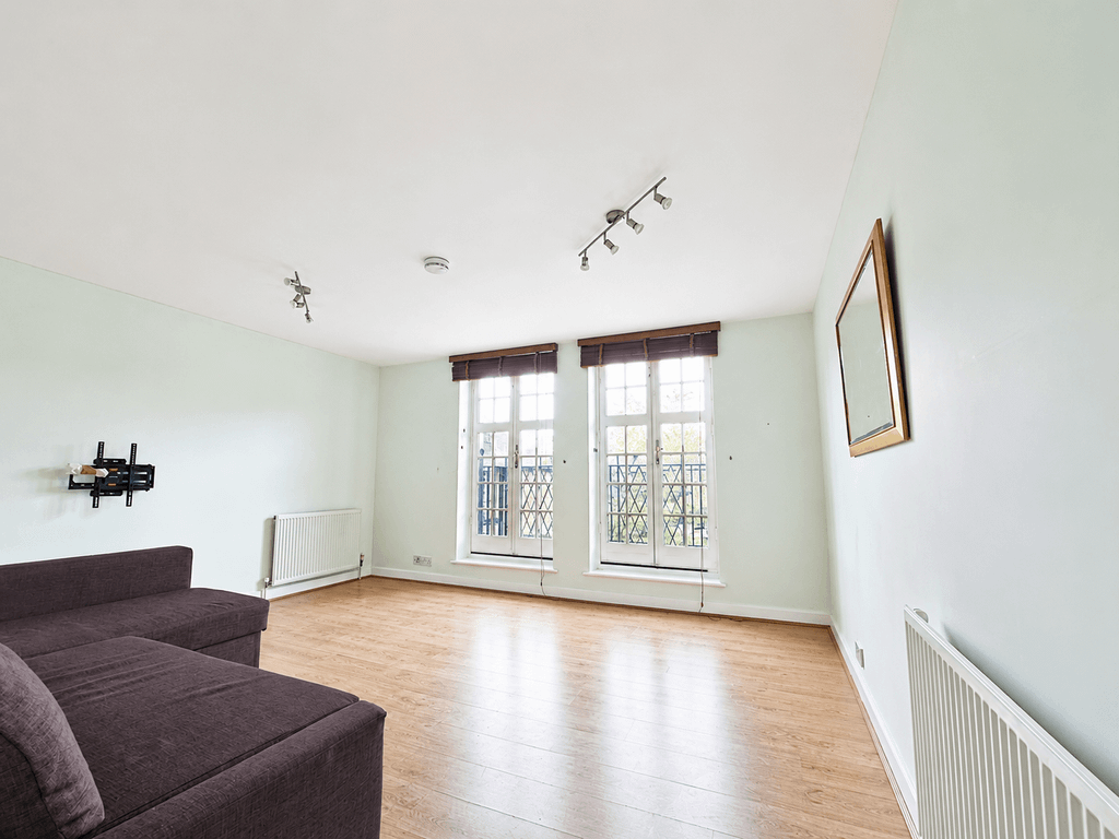 Property photo 1 of 14 2 Bedroom, 2 Bathroom Apartment With Secure Parking In Garden Suburb At Golders Green Nw11