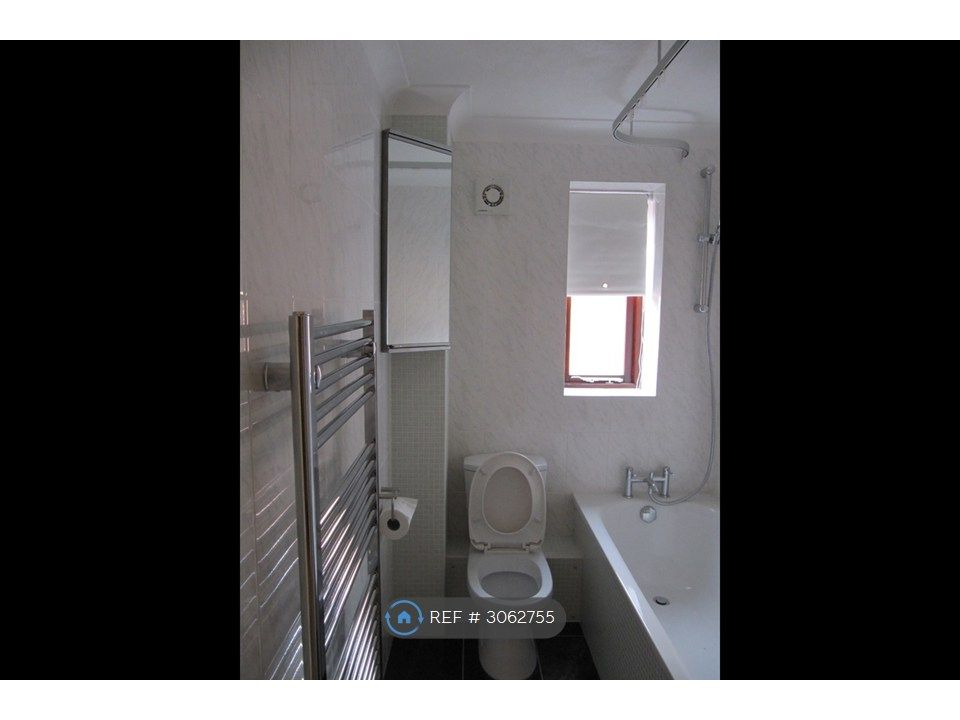 Property photo 3 of 8 Bathroom