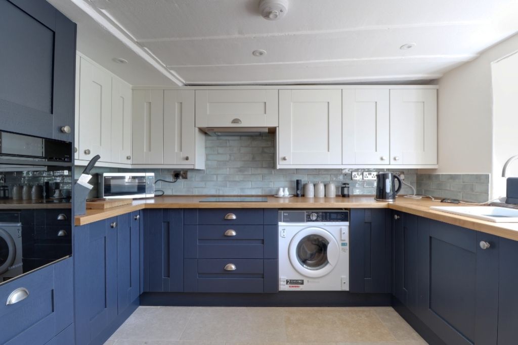 Property photo 3 of 15 Kitchen