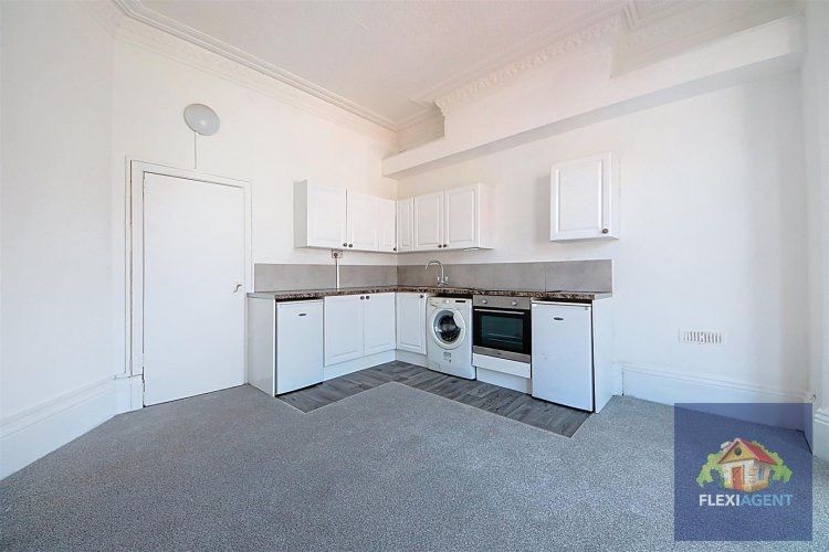 Property photo 2 of 6 5327882