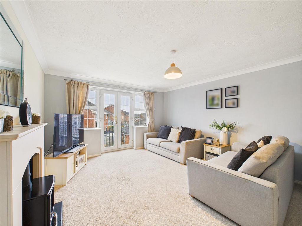 Property photo 3 of 14 Cam03303G0-Pr0299-Still012.Jpg