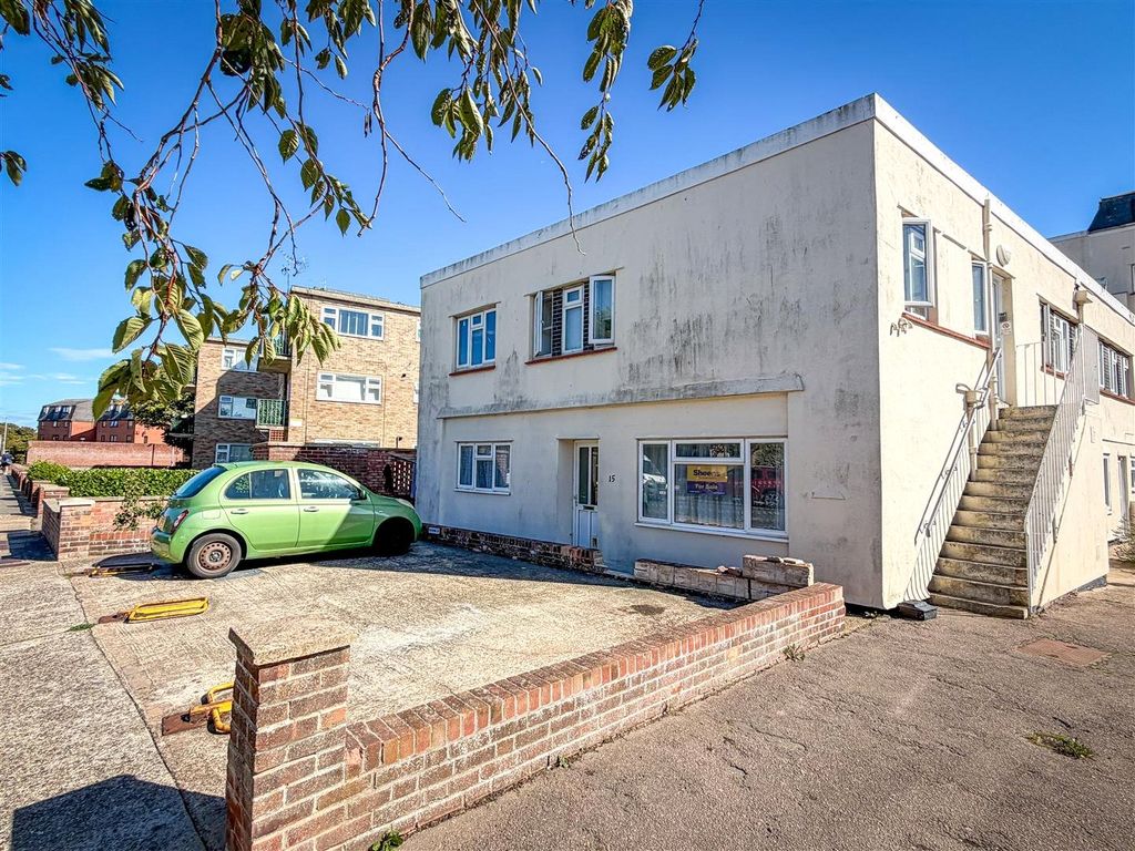 Property photo 1 of 10 Outside - Front