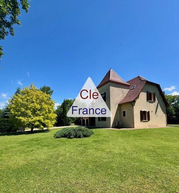 Property photo 2 of 21