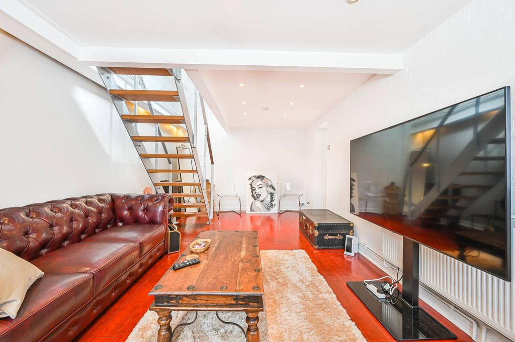 Property photo 1 of 9