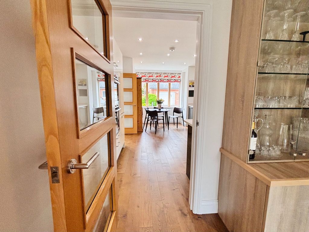 Property photo 3 of 35