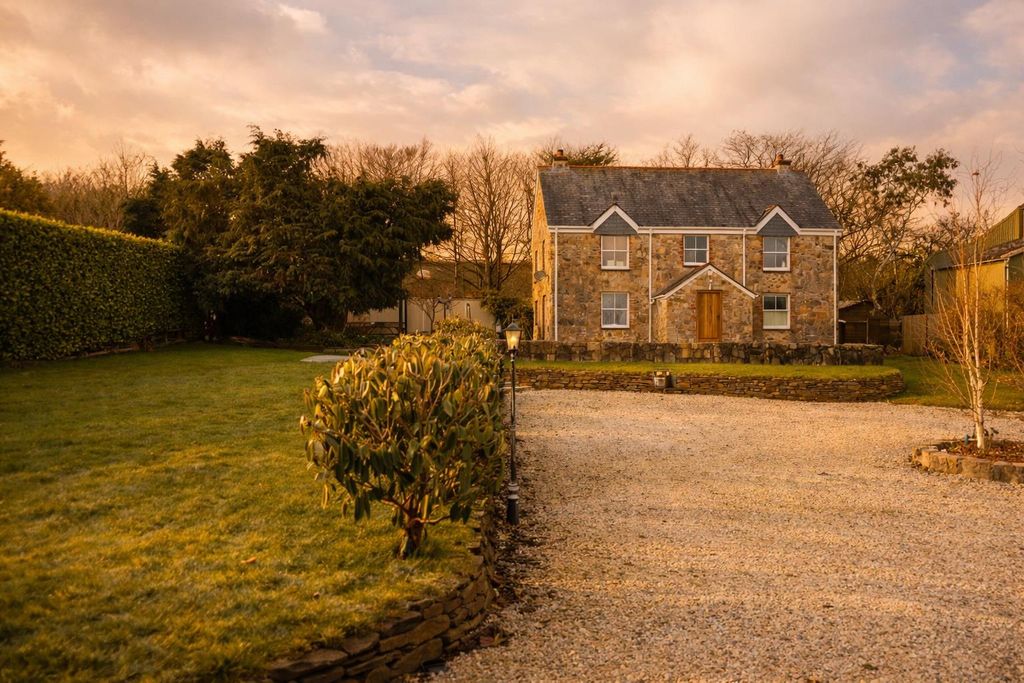 Property photo 3 of 34