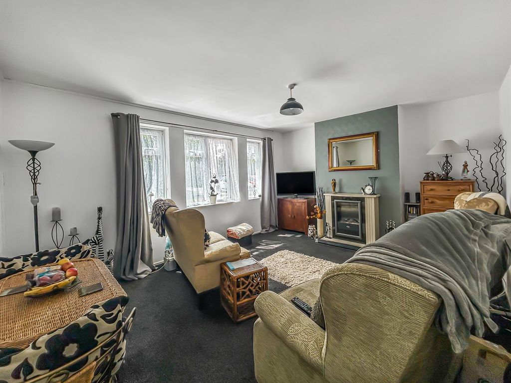 Property photo 3 of 12