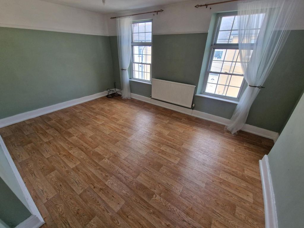 Property photo 2 of 6 Living Room