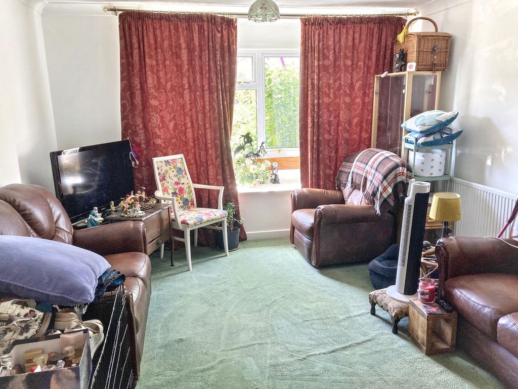 Property photo 3 of 12