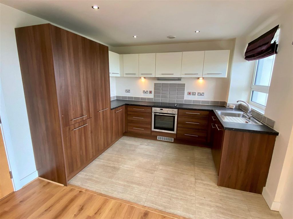 Property photo 3 of 11 4 Whitewater Apartments Kitchen