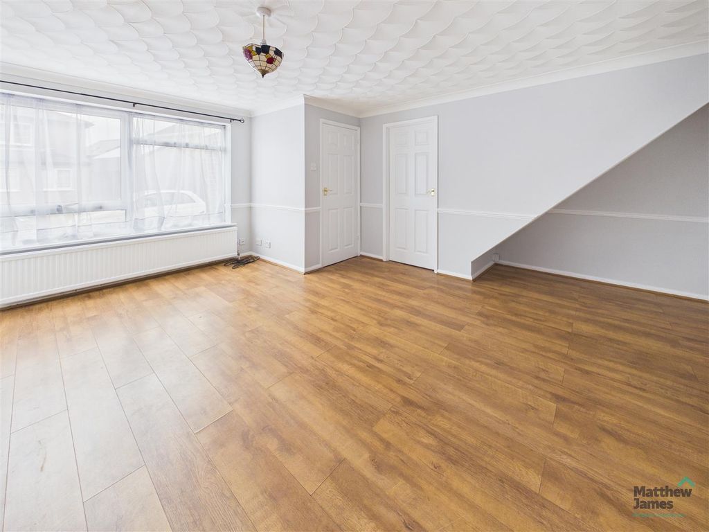 Property photo 3 of 17 Cam03063G0-Pr0160-Still012.Jpg