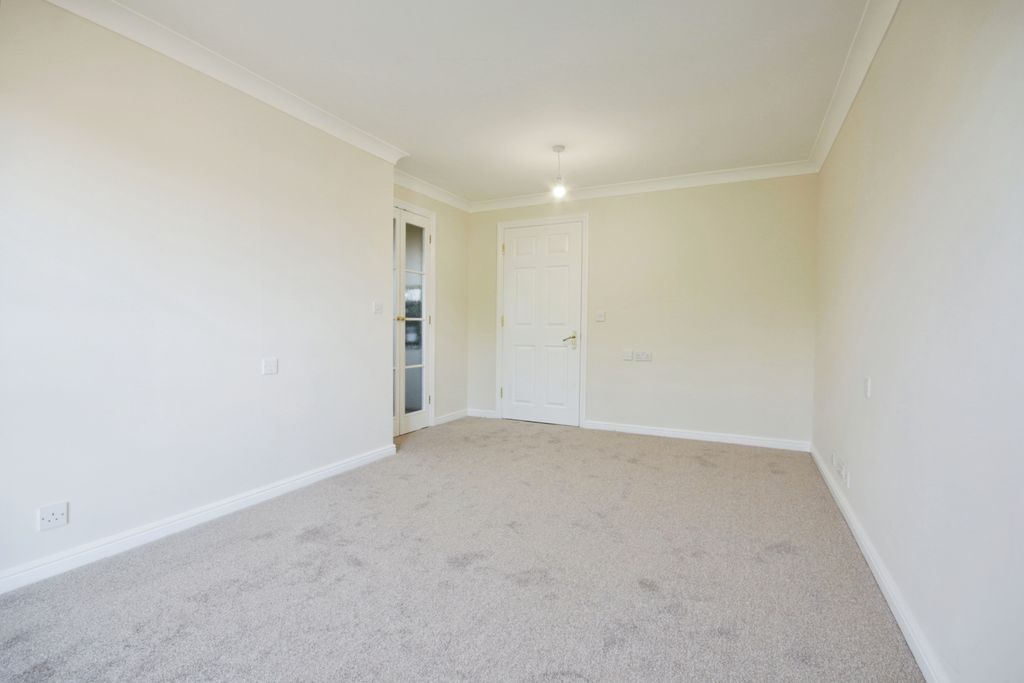 Property photo 2 of 10 Lounge