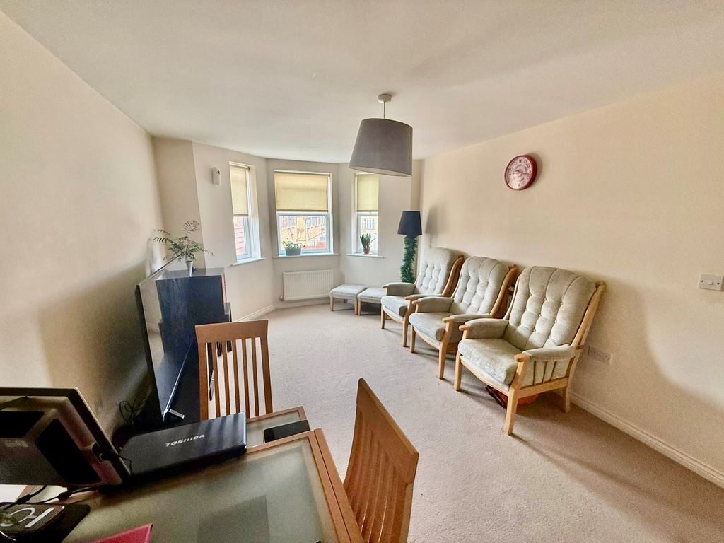 Property photo 3 of 8