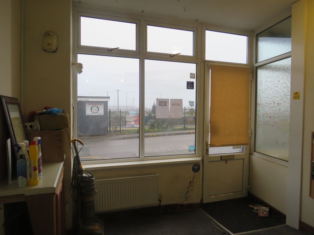 Property photo 2 of 37