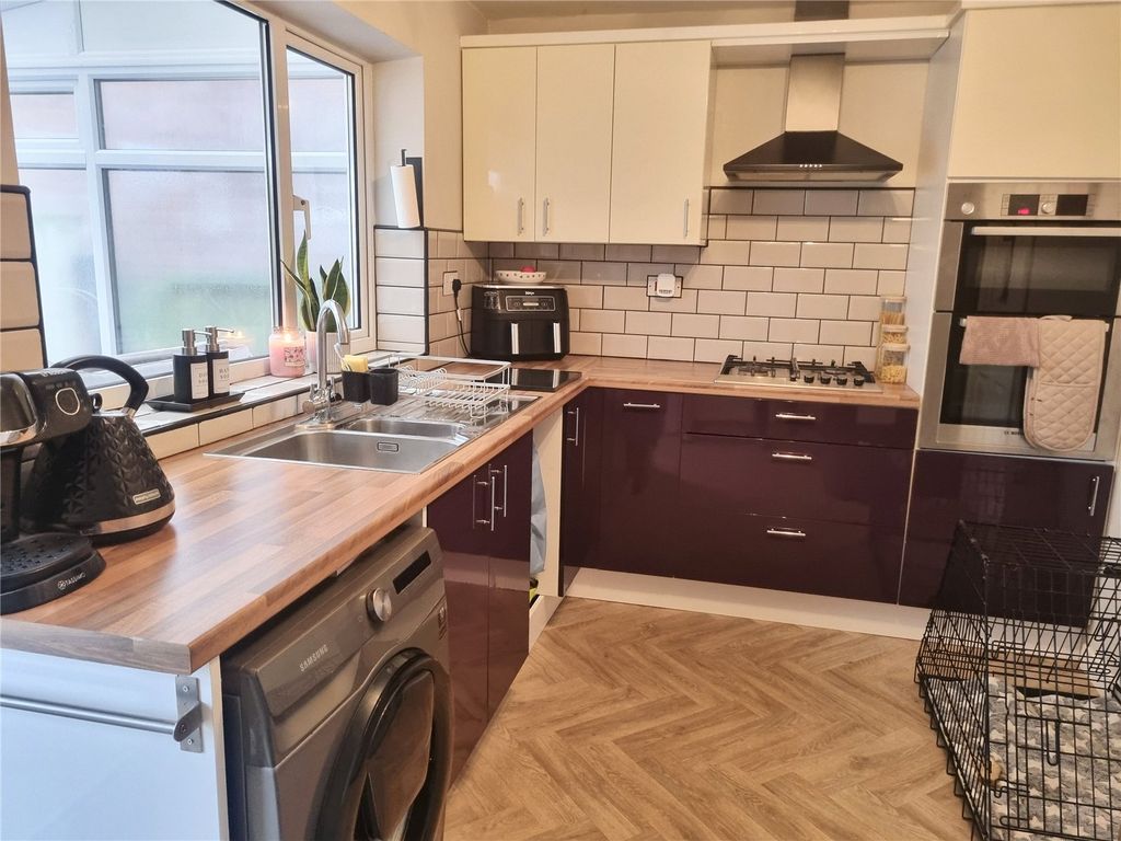 Property photo 3 of 15 Picture No. 27