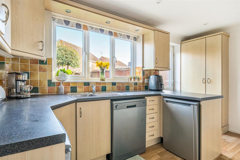 Property photo 3 of 18 1415578-23-6992E6711Da9c-Arw-1.Jpg